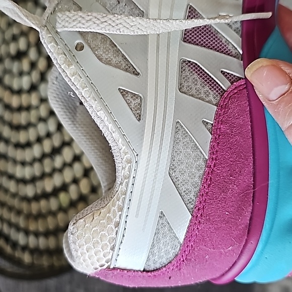 NWOT PUMA SNEAKERS - Picture 9 of 10